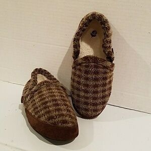 ACORN KIDS‎ SLIPPERS (sz 5-6)